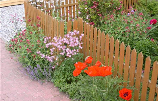 Schick eingerahmt - Die große Vielfalt der Gartenzäune Schick eingerahmt - Die große Vielfalt der Gartenzäune