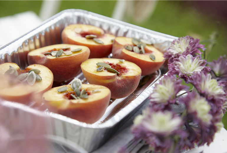 Halbierte Pfirsiche Halbierte Pfirsiche