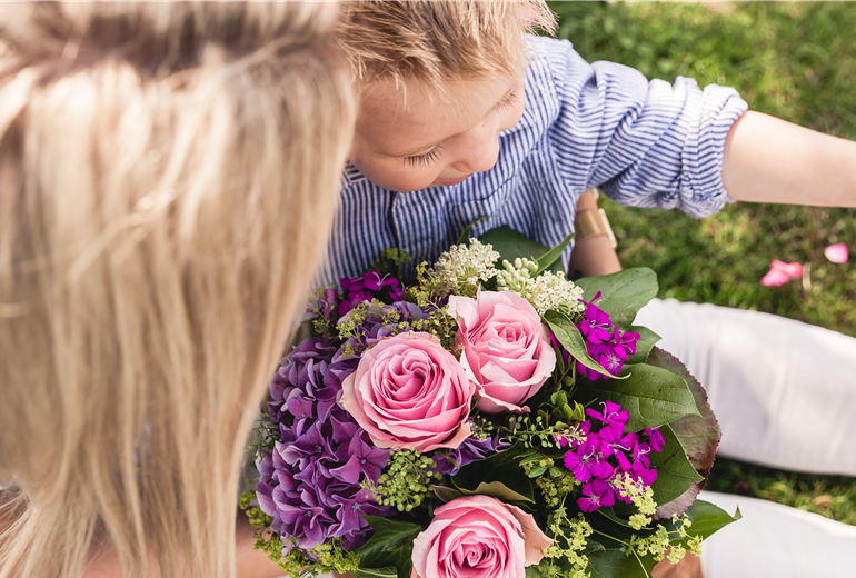 Frau mit Kind Frau mit Kind